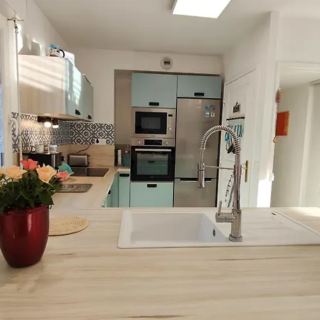 Appartement Spacious Nest With Terrace And Shared Pool